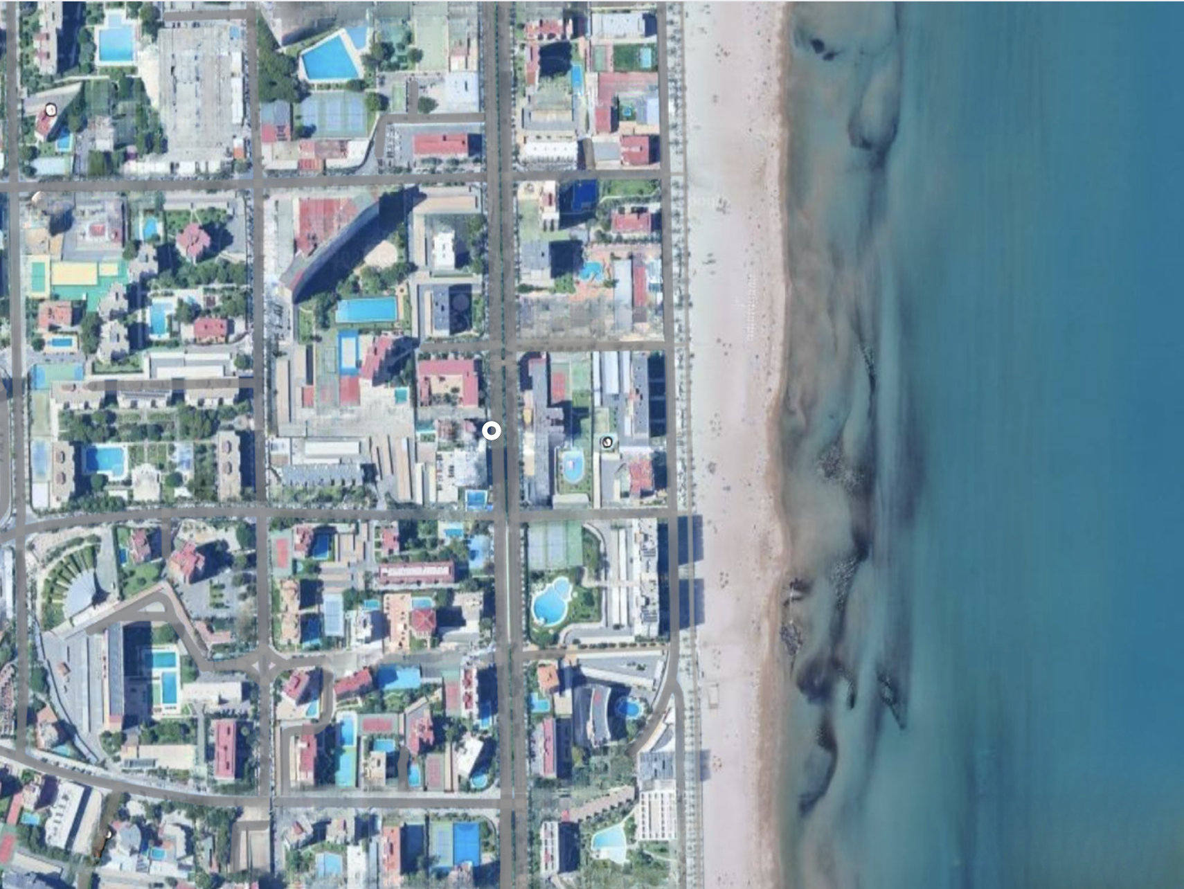 Vista aérea de la playa cerca de Flamingo Alicante