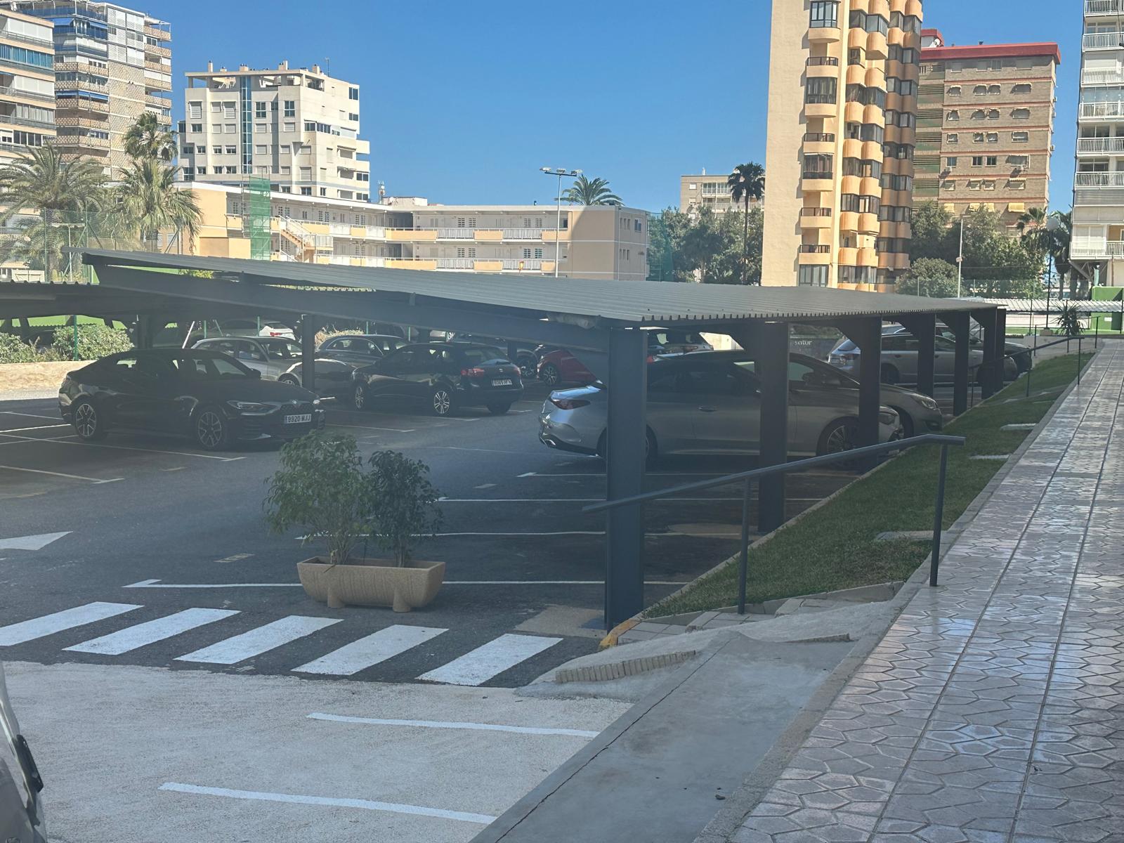 Parking del complejo Flamingo Alicante